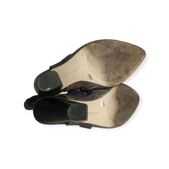 BCBGENERATIONS JEZEBELL GRAY CROC EMBOSSED BOOTIES SZ.6.5 GUC. - Picture 6 of 8
